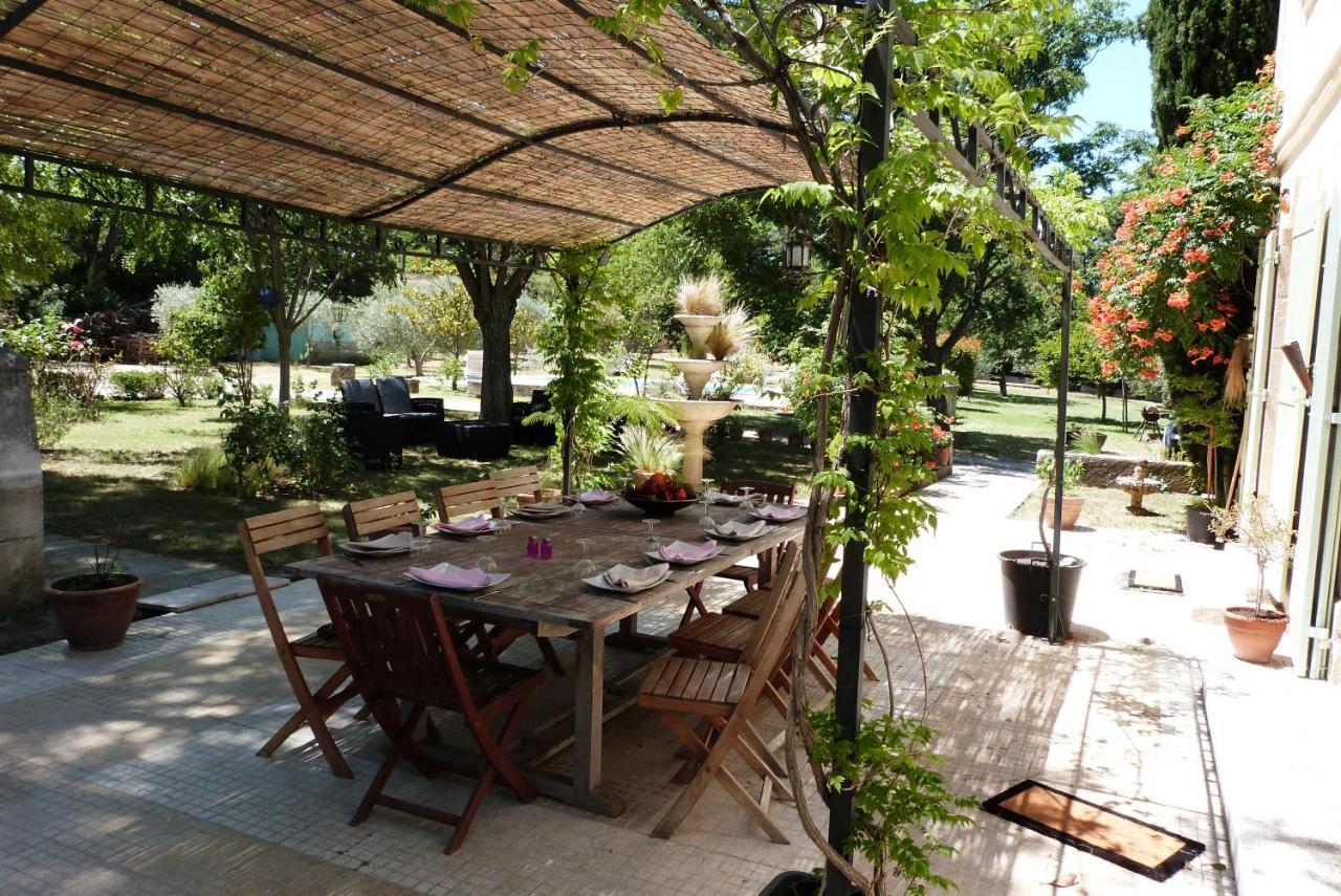 Le Mas Du Lac Saint-Remy-de-Provence Ngoại thất bức ảnh
